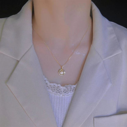 Shining Elegance: Charming Zircon Circle and Scallop Necklace